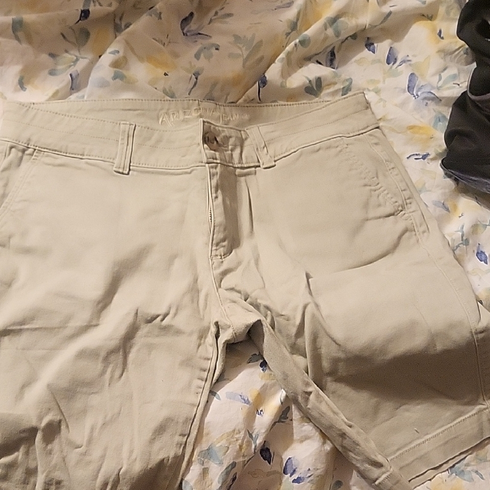 Arizona Jean Company Light Tan Shorts